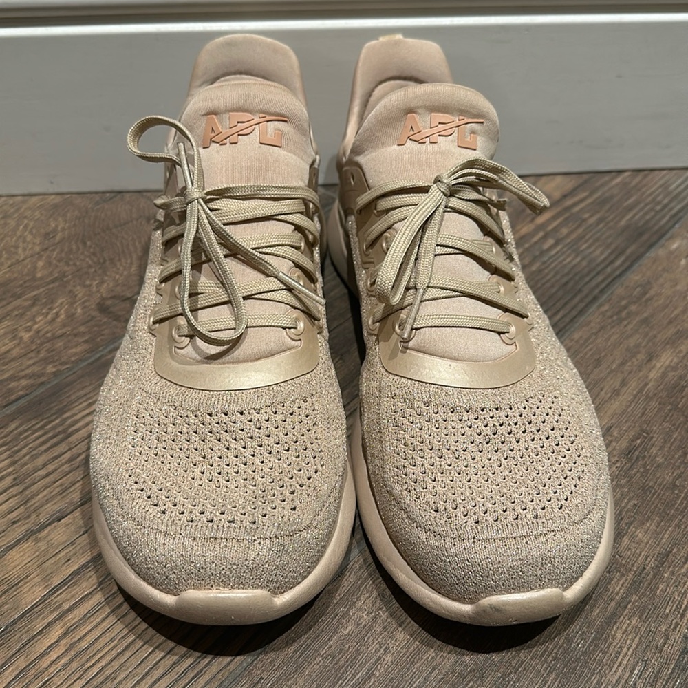 APL Women’s Techloom Tracer Shoes in Champagne, Gold Sparkle ‎ Size 8.5